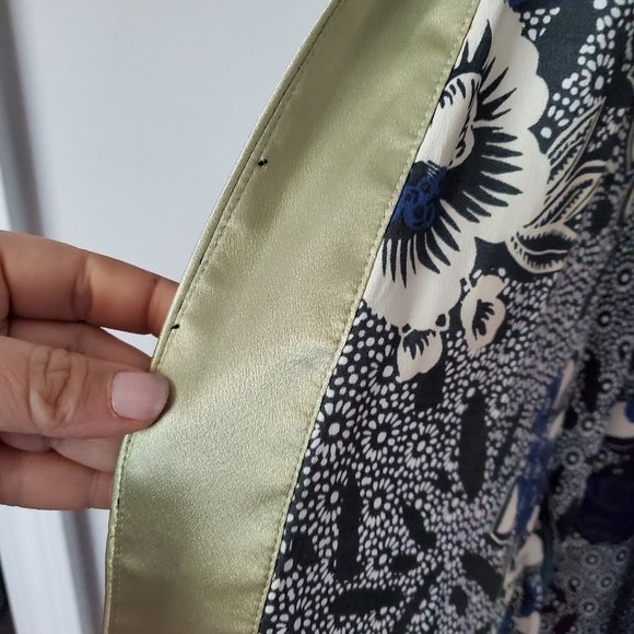 Oscar De La Renta Neman Marcus Floral Blue and Black Women's Robe Kimono - Picture 5 of 10